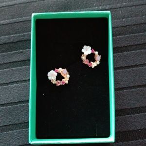 Pretty little earrings 1/2" diameter